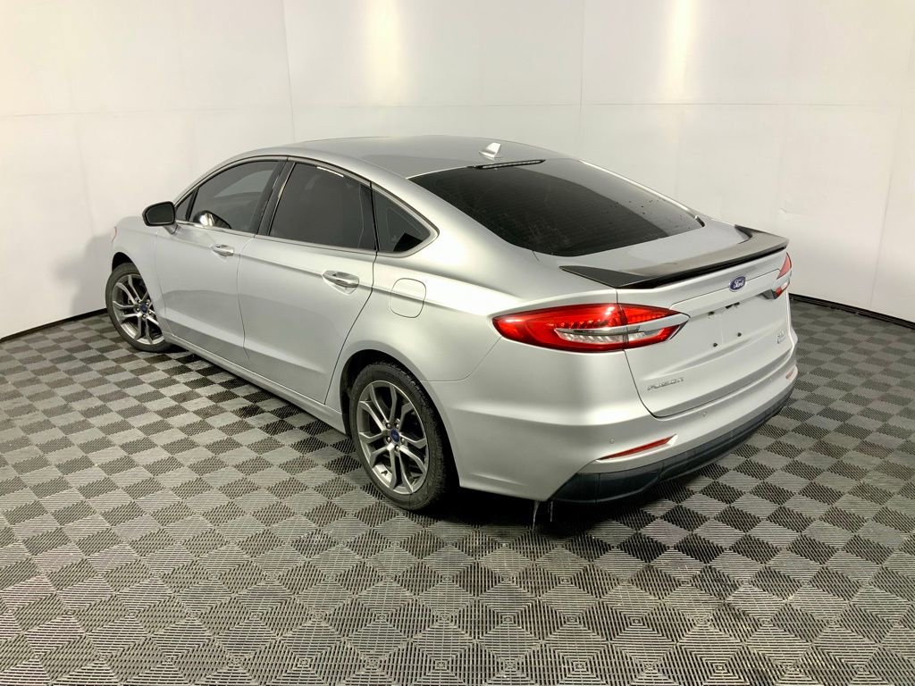 Used 2019 Ford Fusion SEL FWD image 16