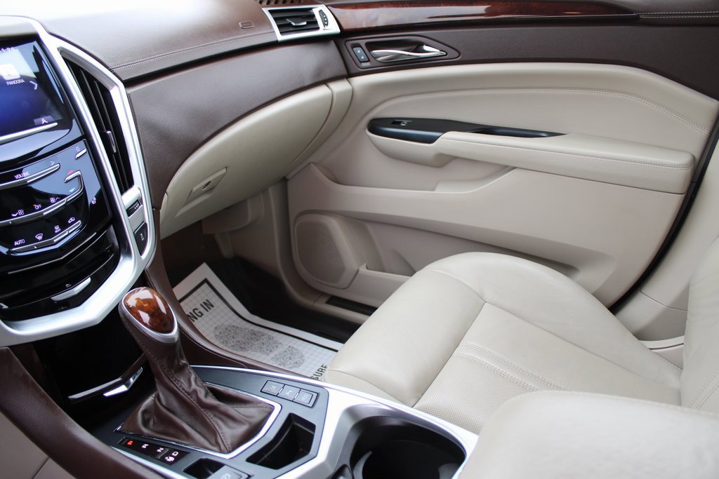 Used 2015 Cadillac SRX Luxury w/ Driver Awareness Package image 15