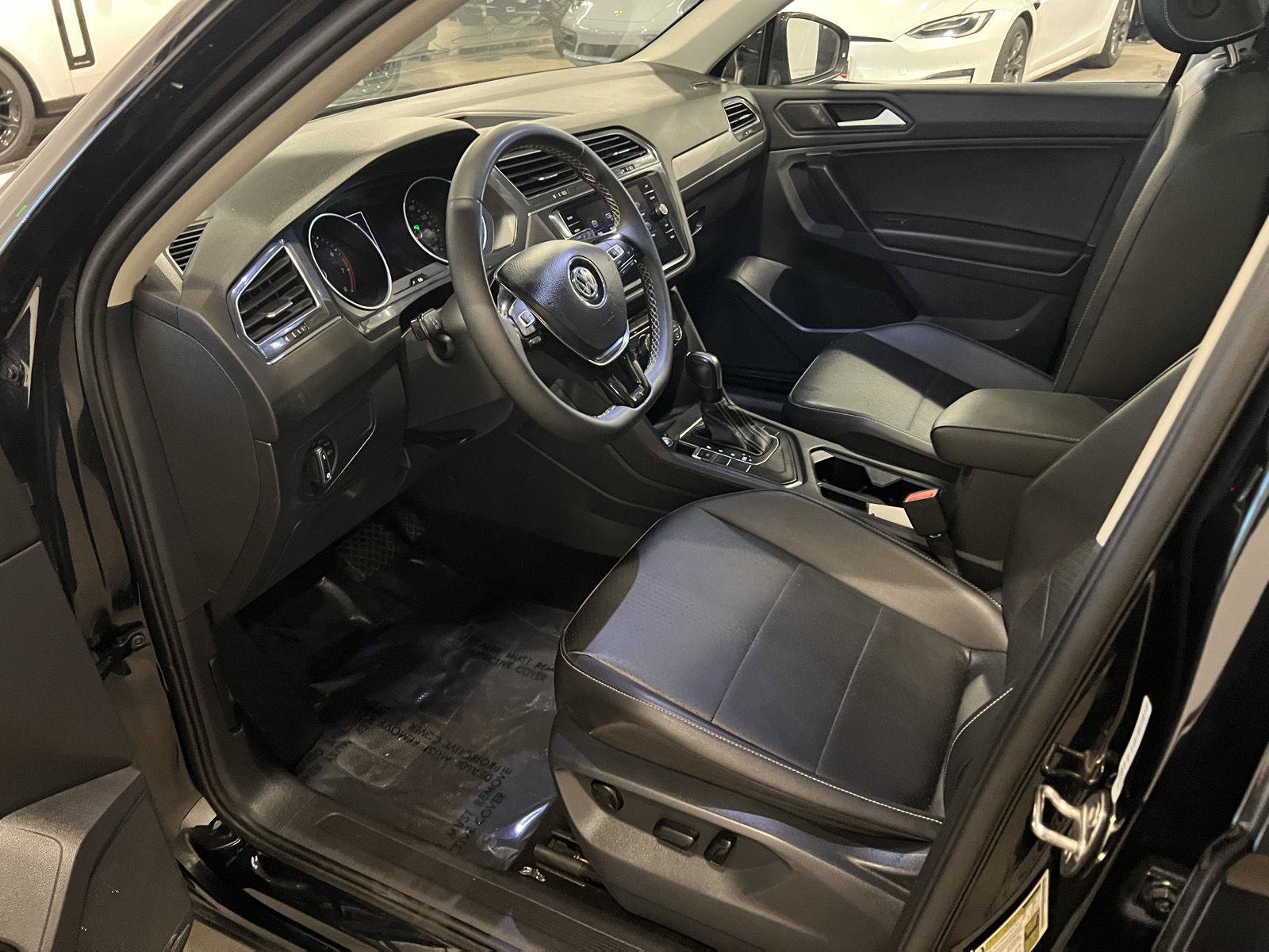 Used 2021 Volkswagen Tiguan SE FWD image 10