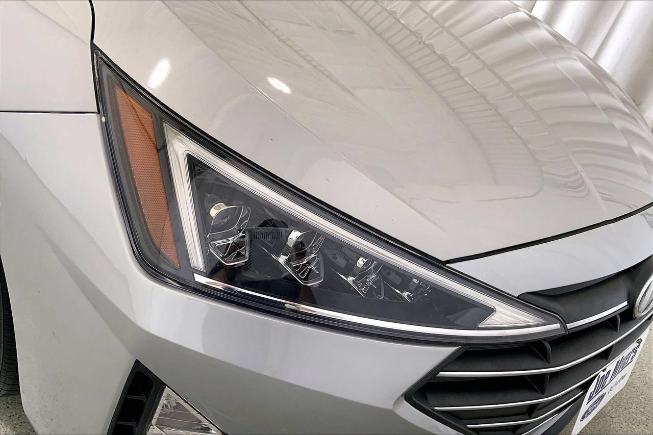 Used 2020 Hyundai Elantra Limited FWD image 28