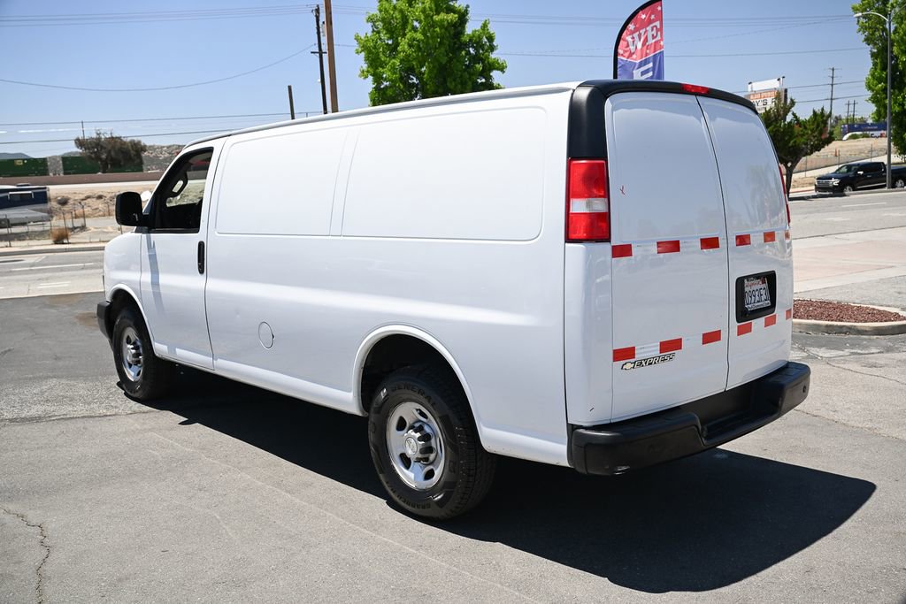 Used 2021 Chevrolet Express 2500 RWD image 7