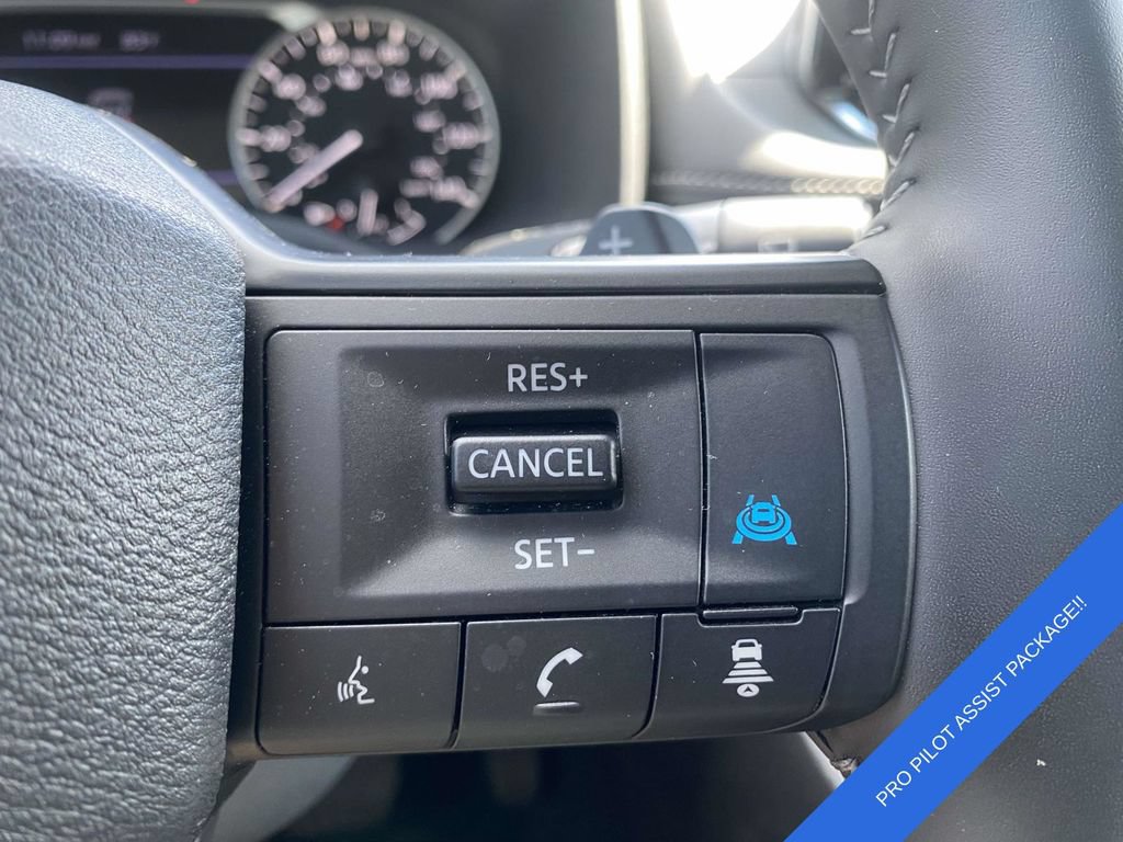 Used 2025 Nissan Rogue SV FWD image 21