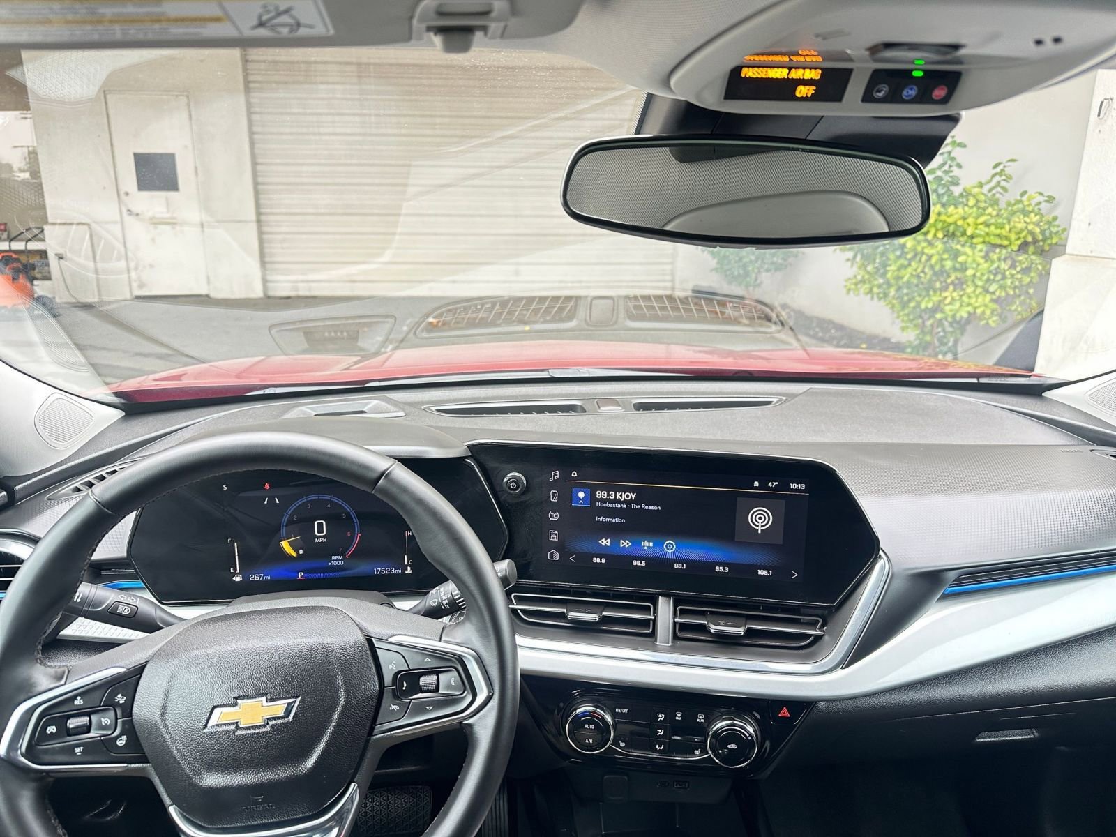 Used 2025 Chevrolet Trax LT w/ LT Convenience Package image 33