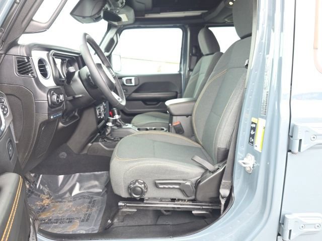 Used 2025 Jeep Wrangler Unlimited Sahara w/ Safety Group image 12