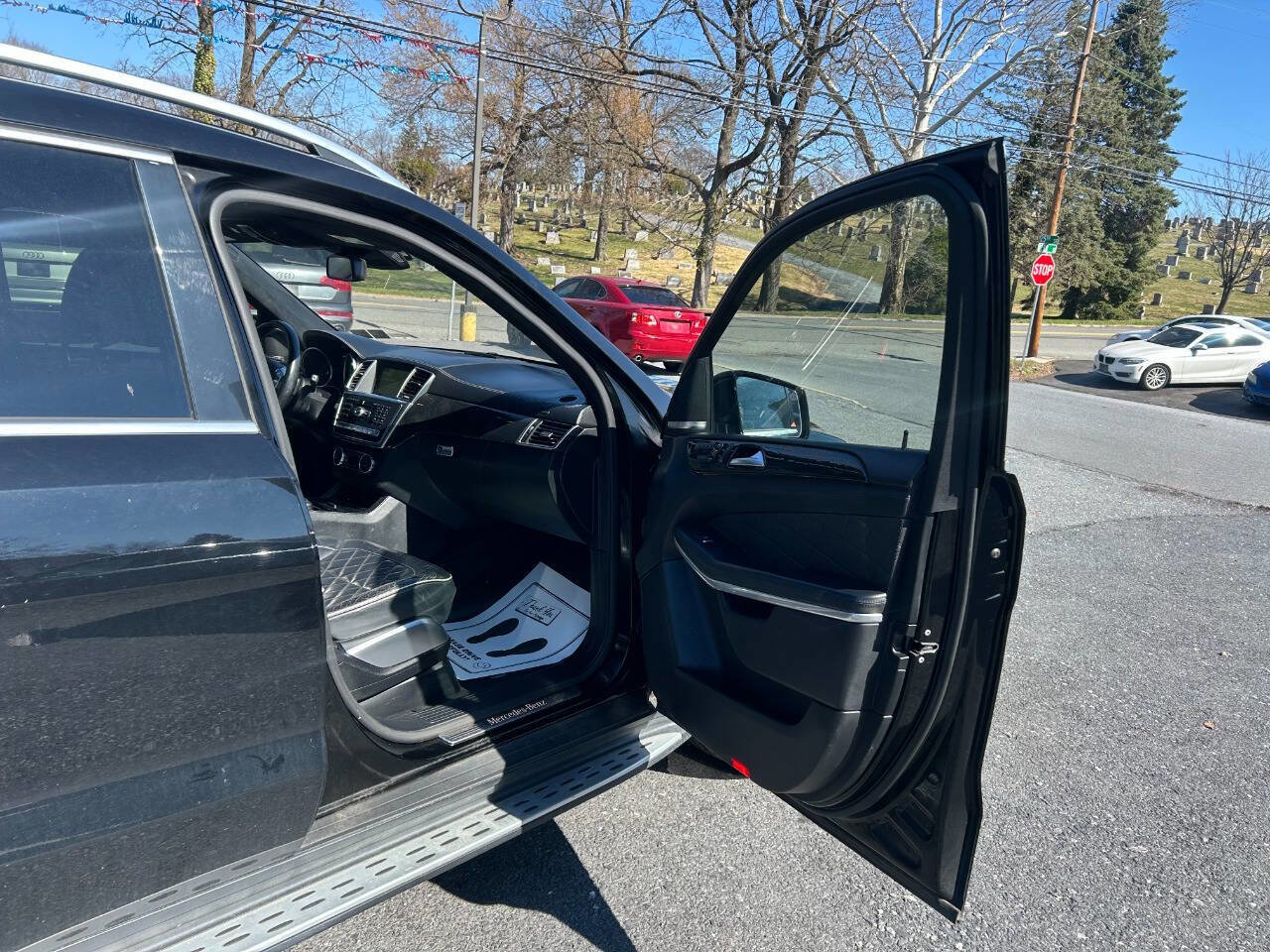 Used 2013 Mercedes-Benz GL 550 4MATIC image 35