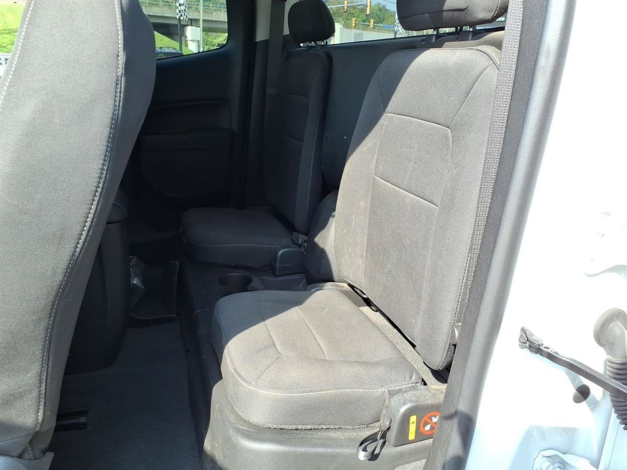 Used 2021 Chevrolet Colorado LT w/ Safety Package RWD image 8