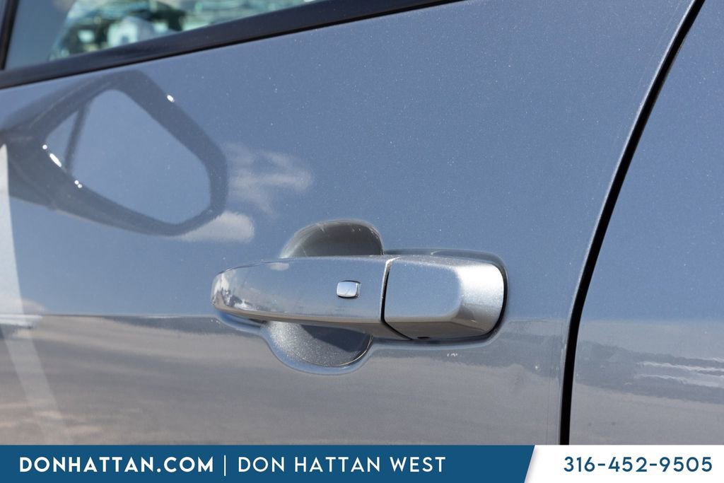 Used 2025 Chevrolet Blazer LT AWD/4WD image 29