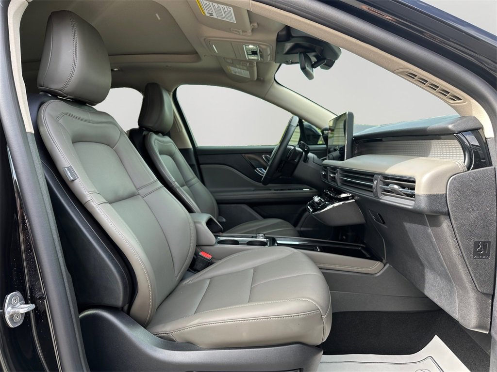 Used 2025 Lincoln Corsair FWD w/ Equipment Group 101A image 12