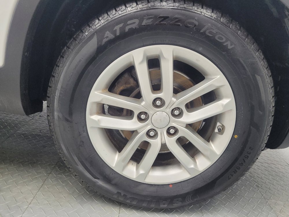 Used 2015 Kia Sorento LX image 31