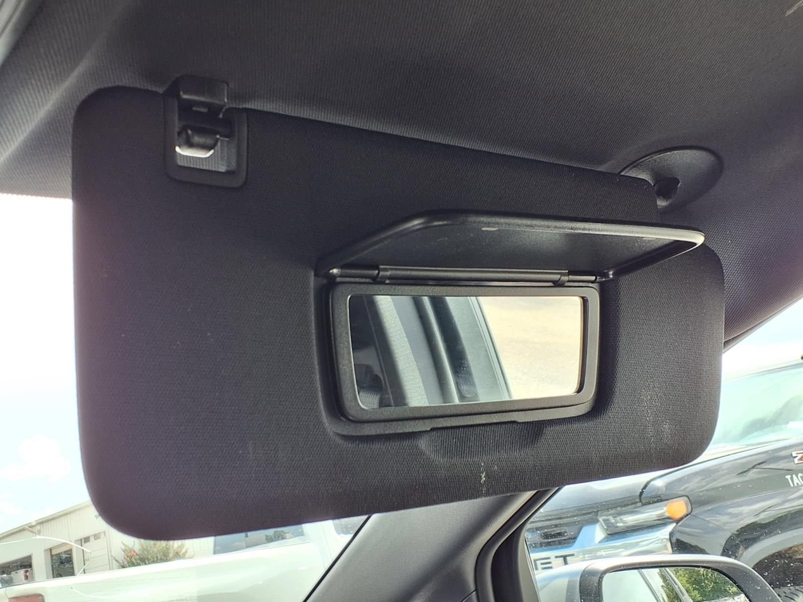 Used 2026 Chevrolet Equinox EV LT FWD image 9