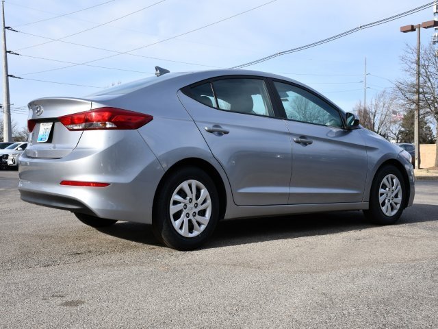 Used 2017 Hyundai Elantra SE w/ Cargo Package image 7