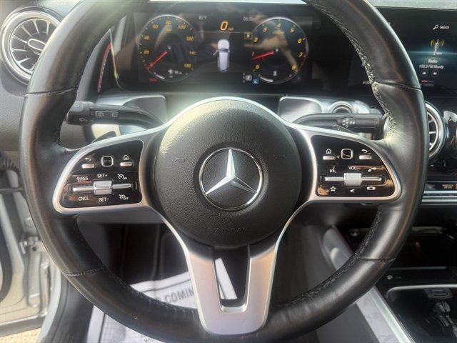 Used 2022 Mercedes-Benz GLB 250 4MATIC image 14
