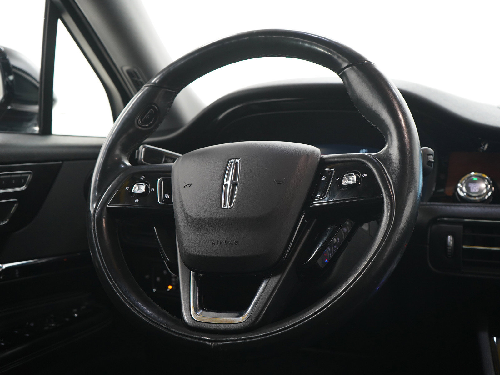 Used 2020 Lincoln Corsair Reserve w/ Equipment Group 201A FWD image 14