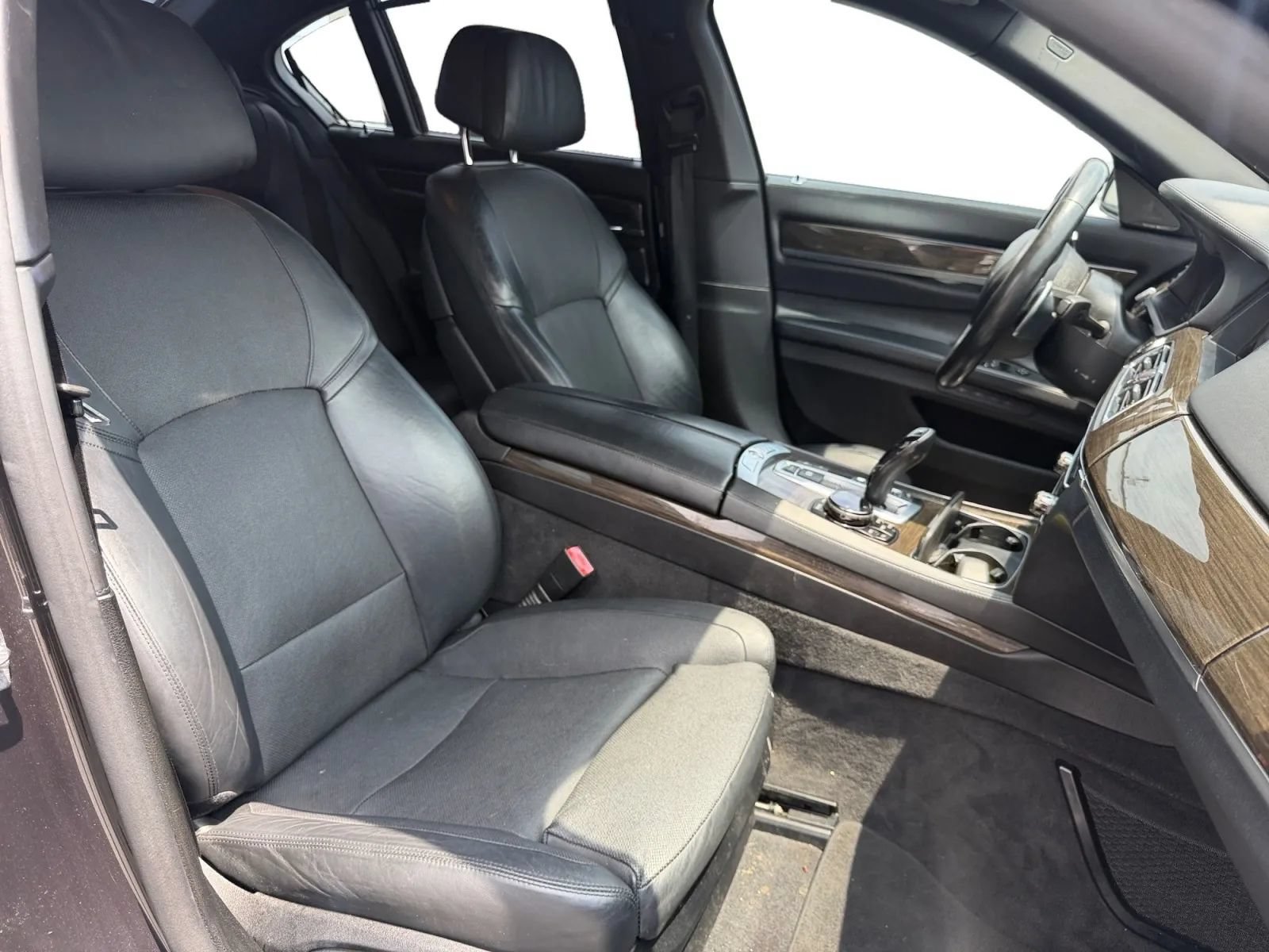 Used 2015 BMW 750i RWD image 16