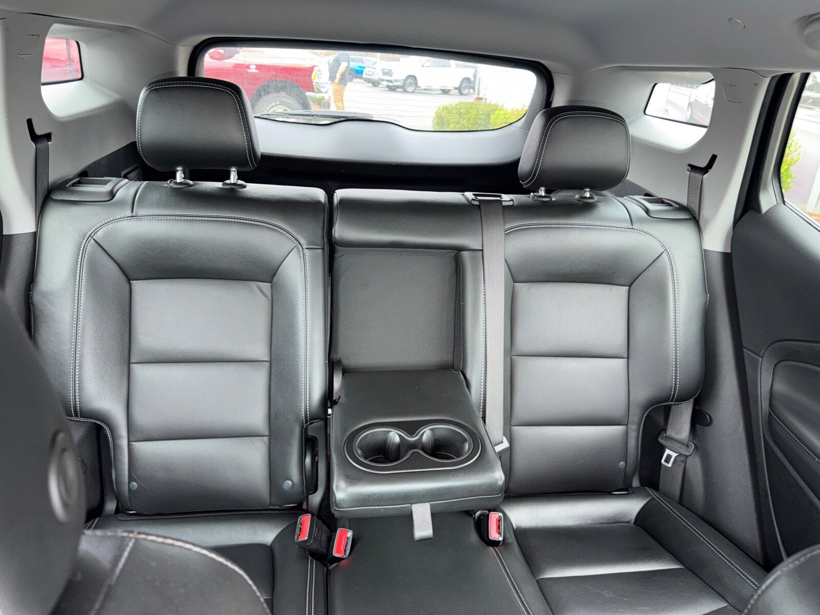 Used 2024 GMC Terrain SLT image 17