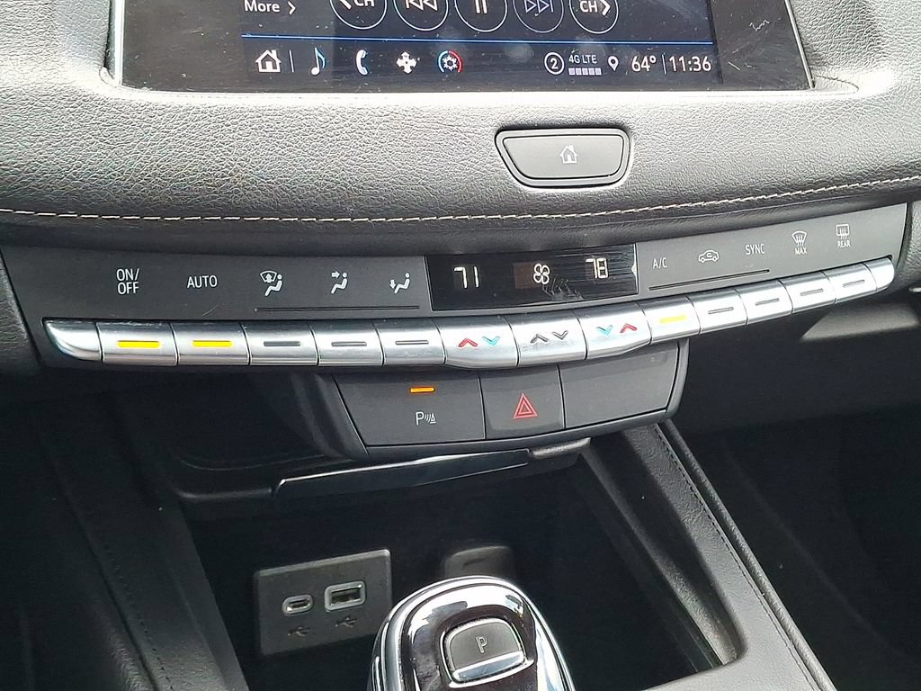 Used 2022 Cadillac XT4 Premium Luxury w/ Safety Alert Package AWD/4WD image 15