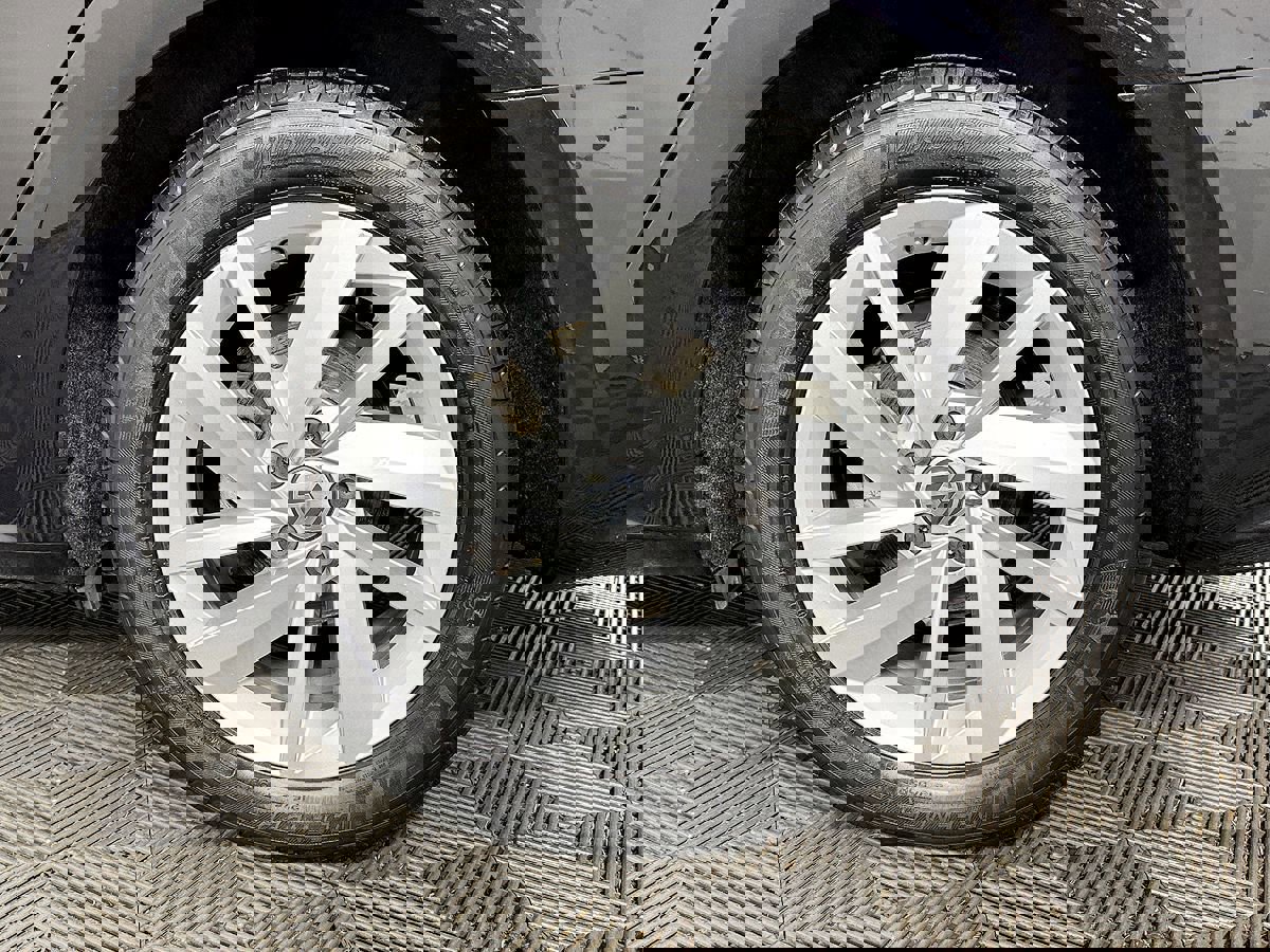 Used 2018 Volkswagen Passat 2.0T SE image 50