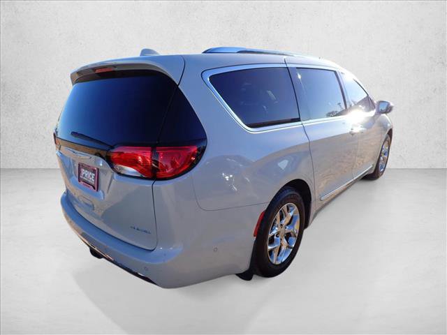 Used 2017 Chrysler Pacifica Limited w/ Advanced Safetytec Group image 4