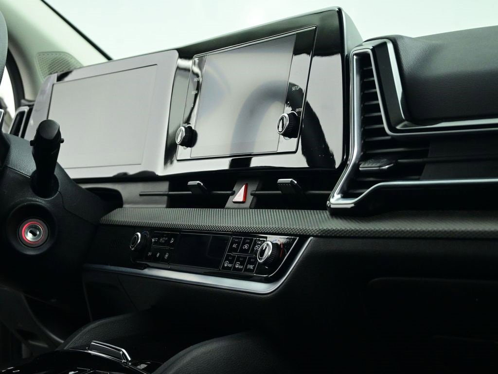 Certified 2024 Kia Sportage LX image 30