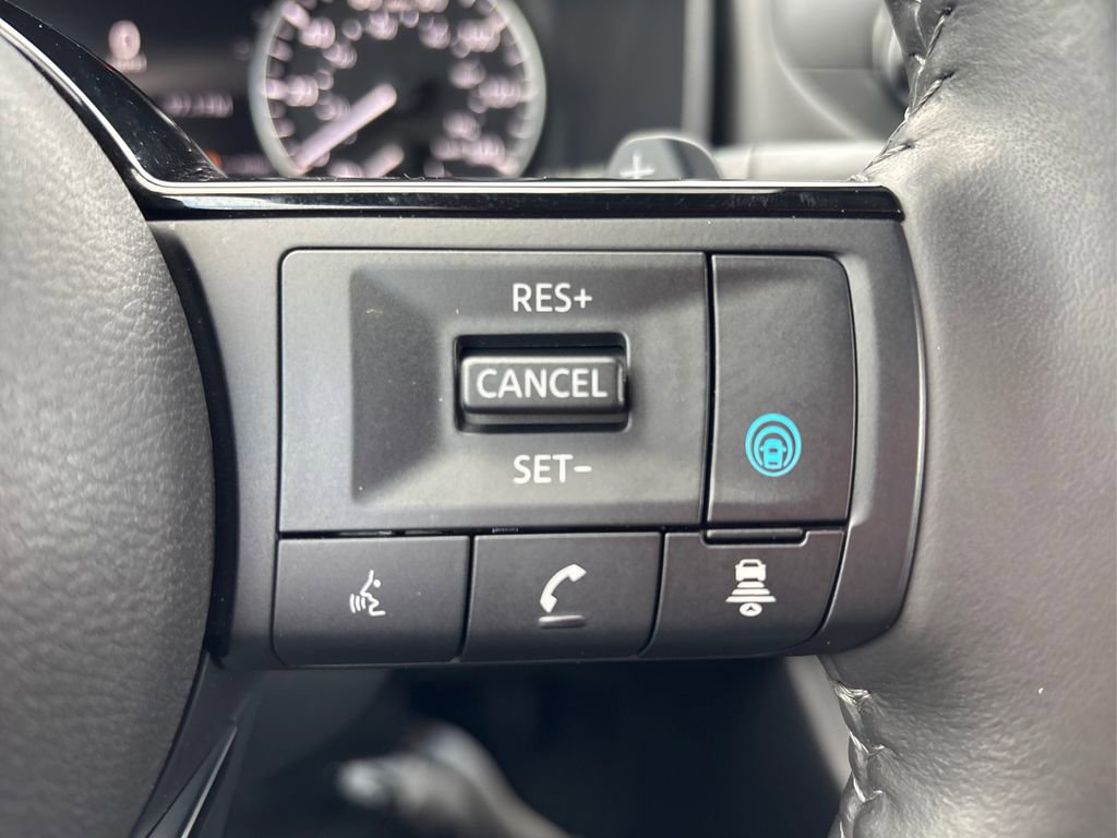 Used 2023 Nissan Rogue SV w/ SV Premium Package image 27