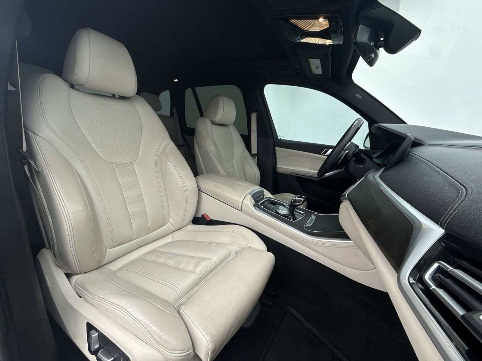 Used 2021 BMW X5 xDrive40i w/ M Sport Package image 13