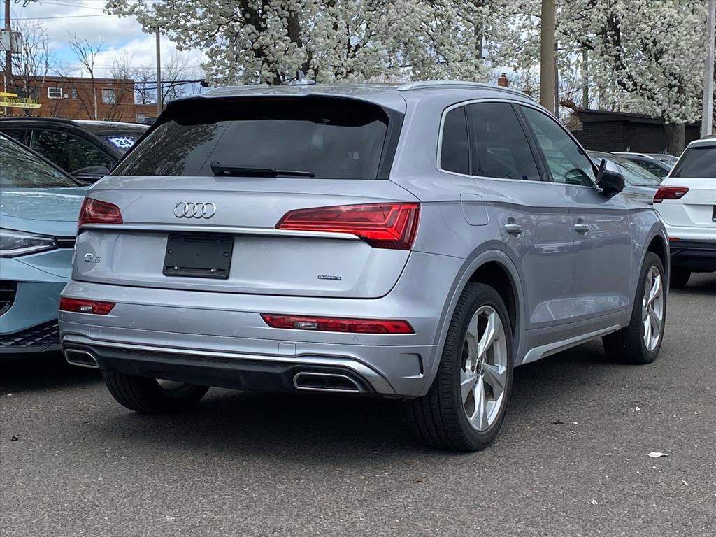 Used 2022 Audi Q5 2.0T Premium Plus w/ Premium Plus Package image 3