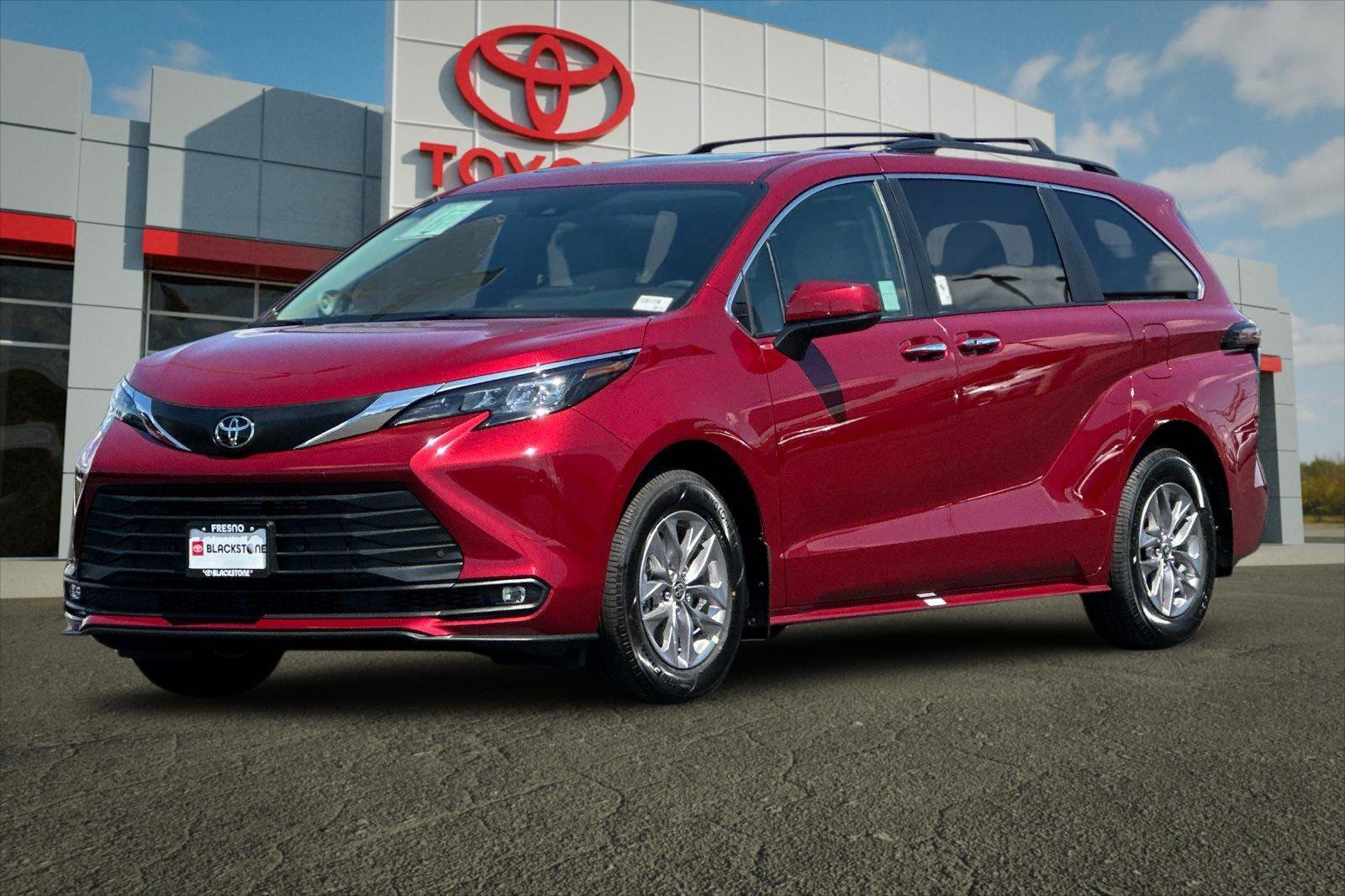 Certified 2026 Toyota Sienna XLE FWD image 7