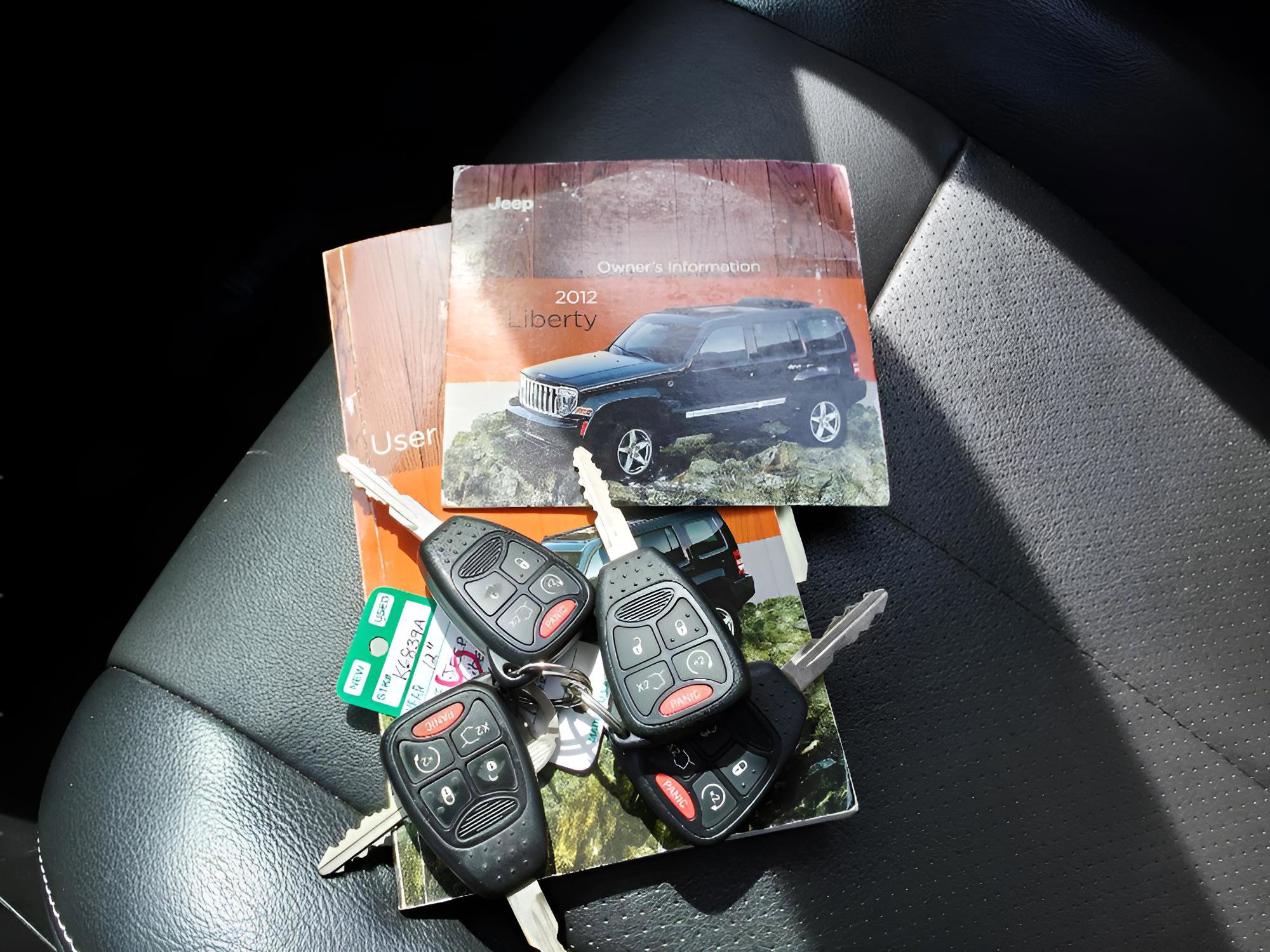 Used 2012 Jeep Liberty Limited Jet w/ Chrome Accents Group image 35