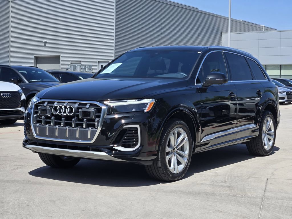 Certified 2025 Audi Q7 3.0T Premium Plus image 4