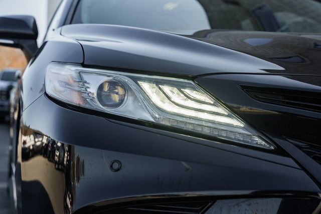 Used 2018 Toyota Camry XSE image 16