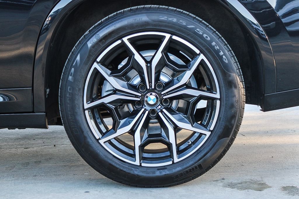 Used 2025 BMW X4 xDrive30i image 11