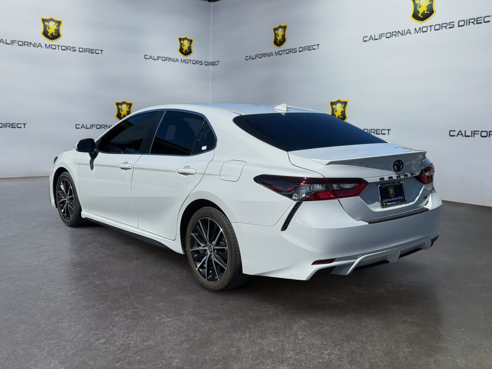 Used 2024 Toyota Camry SE w/ Blackout Package (TMS) FWD image 3