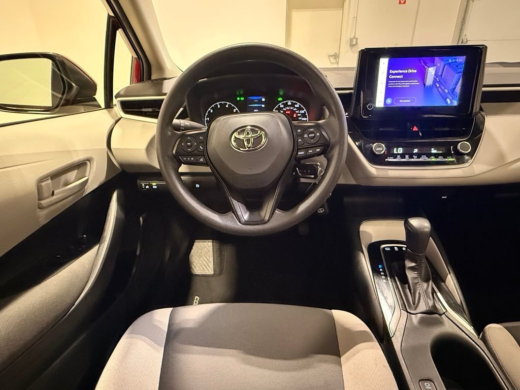 Used 2025 Toyota Corolla LE FWD image 25