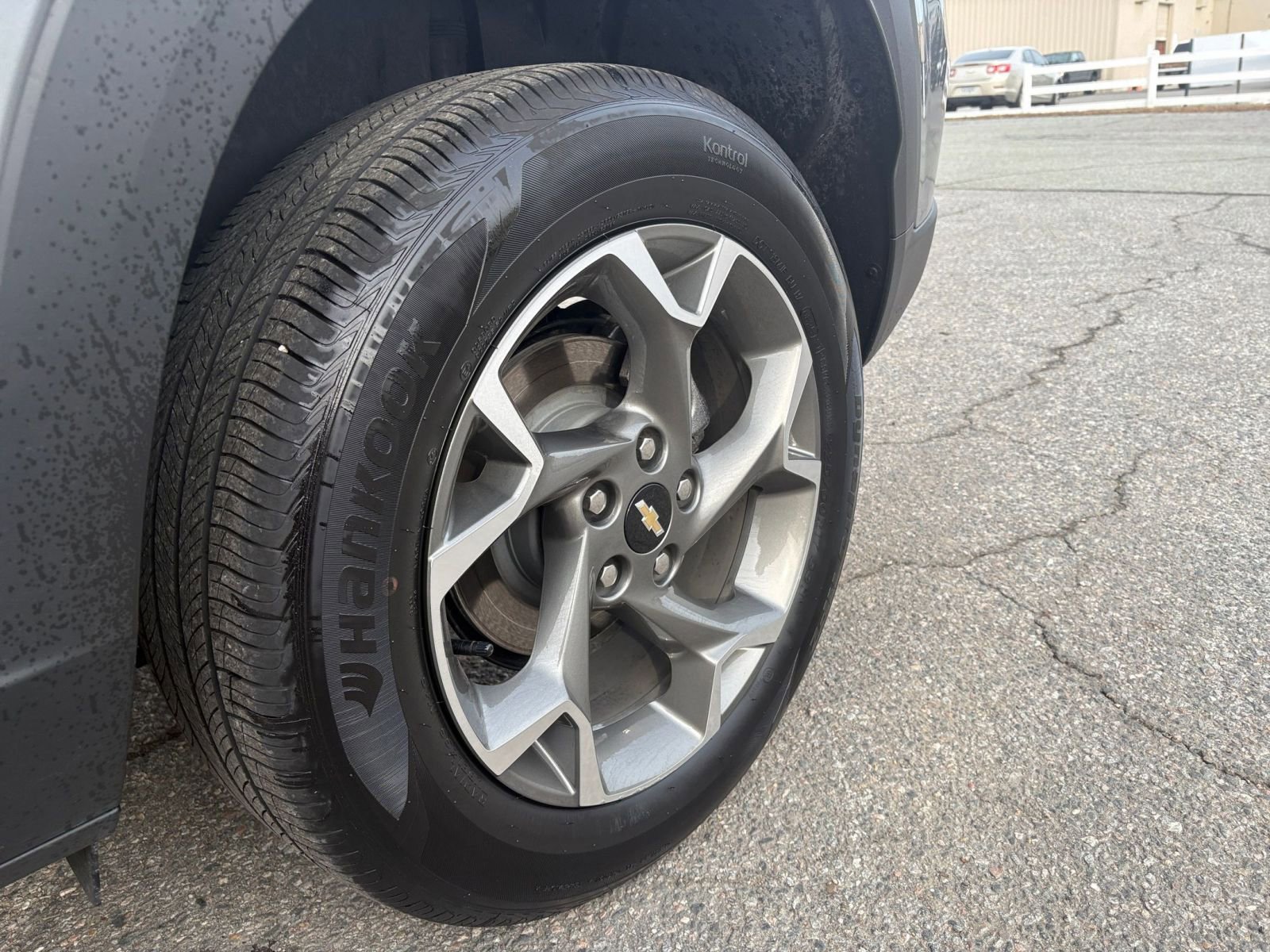 Used 2025 Chevrolet Trax LT w/ LT Convenience Package image 28