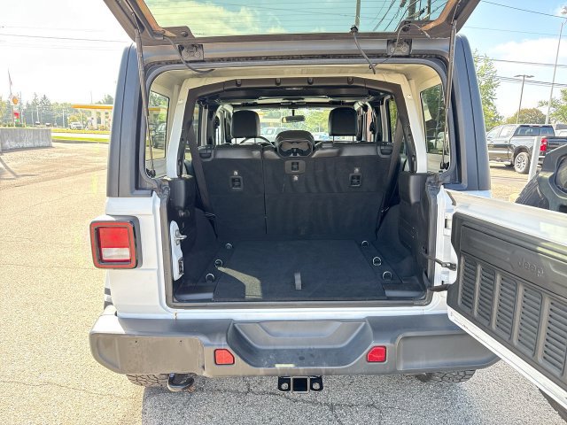 Used 2018 Jeep Wrangler Unlimited Sahara AWD/4WD image 24