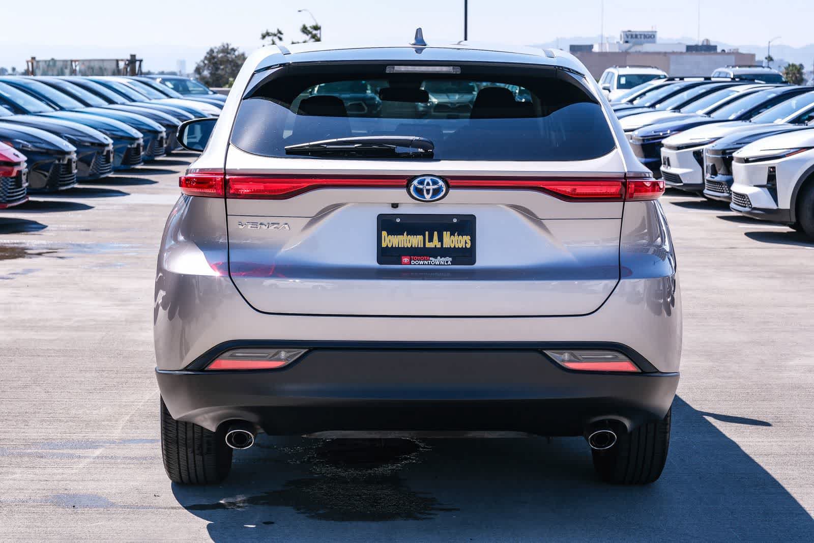 Certified 2024 Toyota Venza LE AWD/4WD image 5
