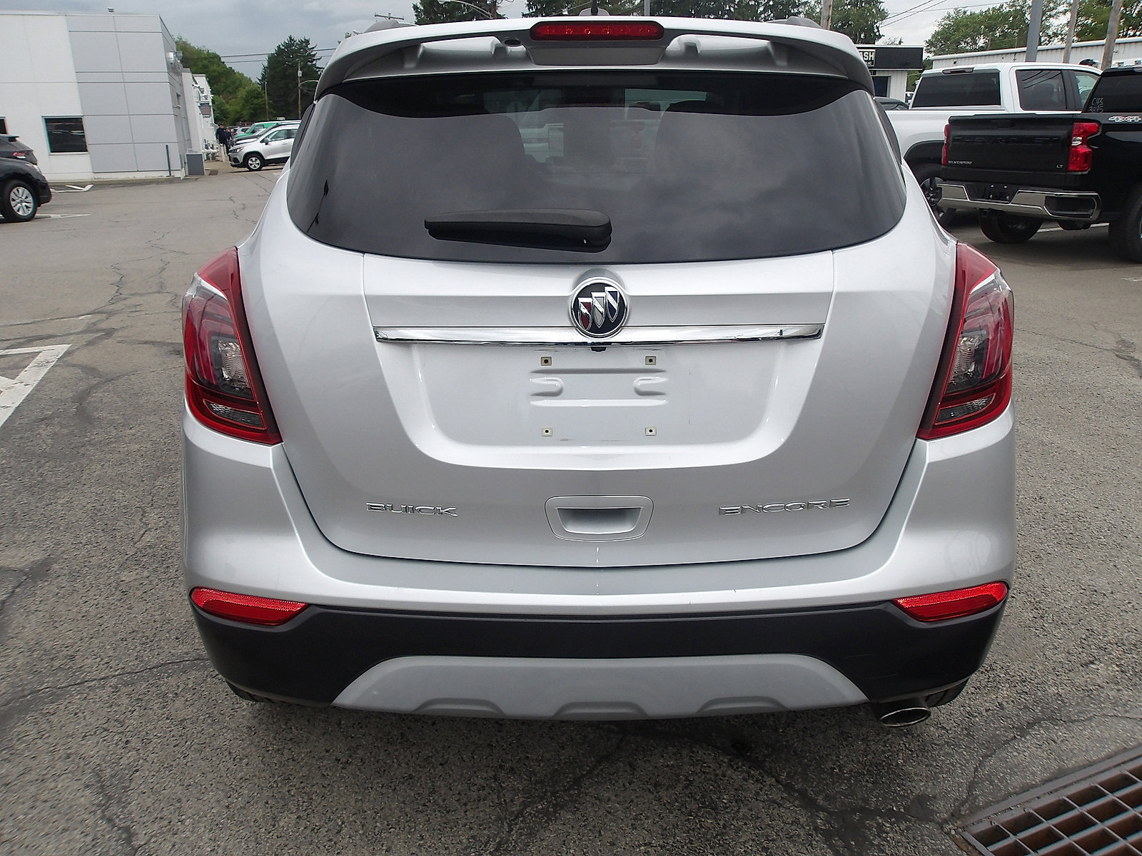 Used 2018 Buick Encore Sport Touring FWD image 6
