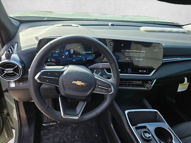 Used 2026 Chevrolet Equinox LT w/ Safety and Technology Package FWD image 12