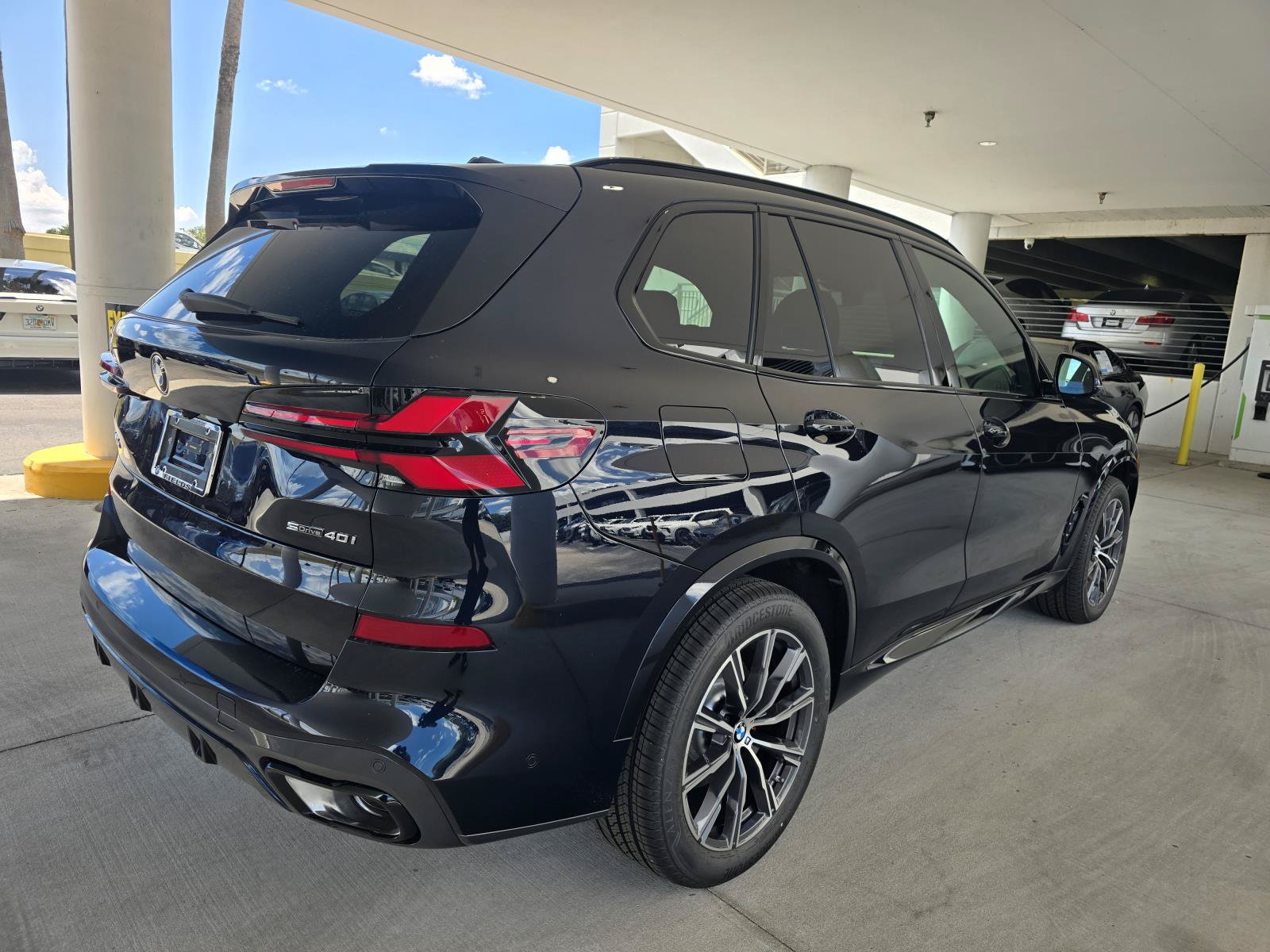New 2026 BMW X5 sDrive40i w/ M Sport Package RWD image 3