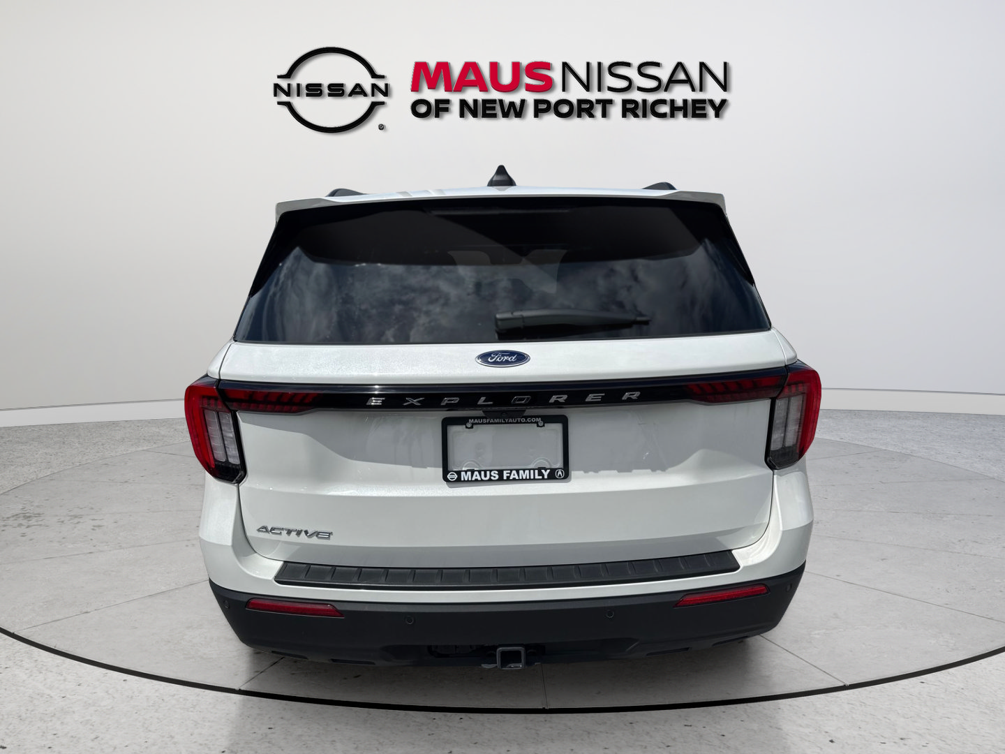 Used 2025 Ford Explorer Active RWD image 11