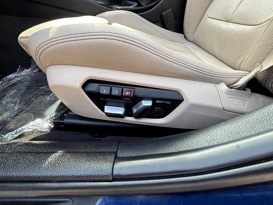 Used 2017 BMW 330i xDrive Sedan image 16