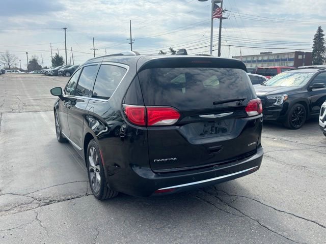 Used 2018 Chrysler Pacifica Limited w/ Tire & Wheel Group image 7