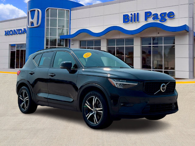 Used 2023 Volvo XC40 B5 Plus
