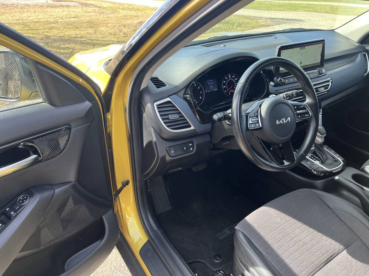 Used 2022 Kia Seltos Nightfall Edition AWD/4WD image 11