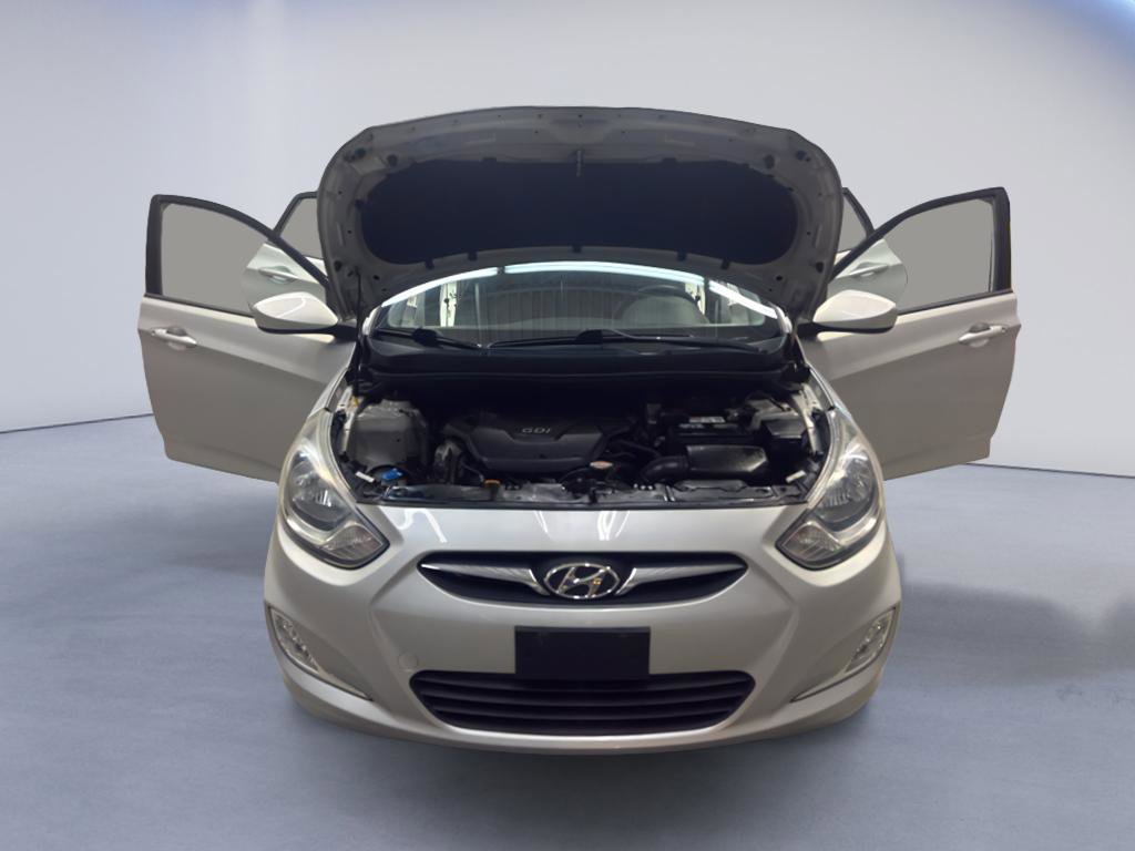 Used 2012 Hyundai Accent SE image 8