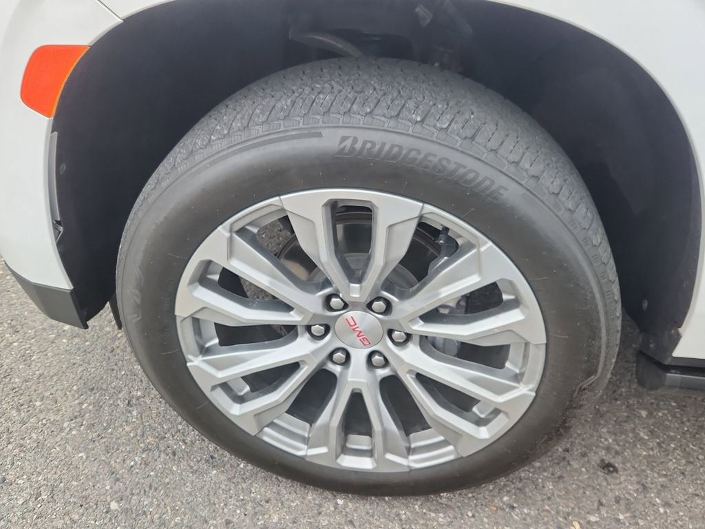 Used 2021 GMC Yukon Denali w/ Denali Premium Package image 21