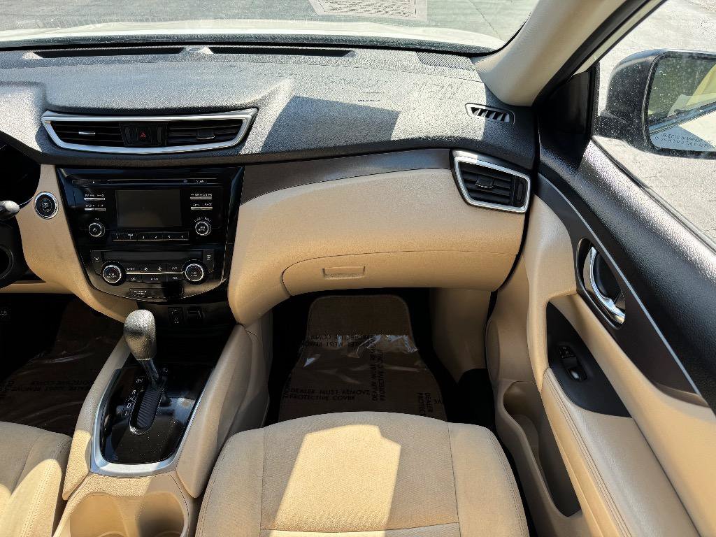 Used 2016 Nissan Rogue SV FWD image 23