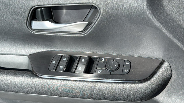 New 2027 Nissan Kicks SV AWD/4WD image 22