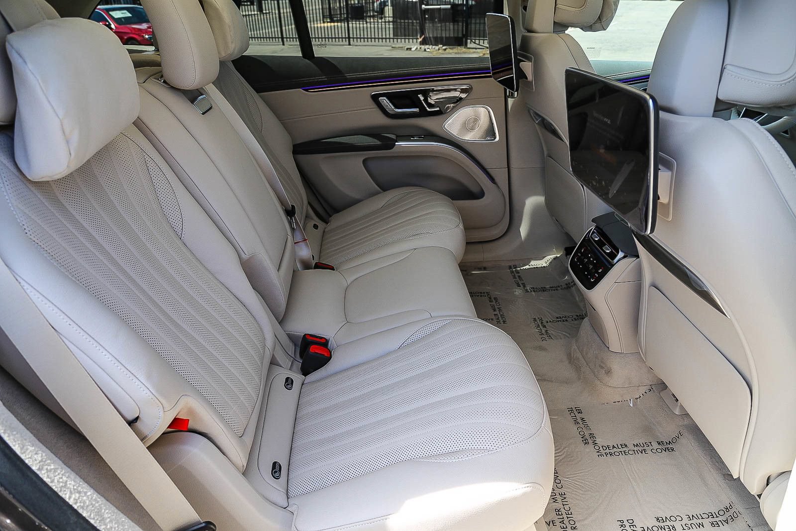 New 2026 Mercedes-Benz EQS 400 4MATIC SUV image 16