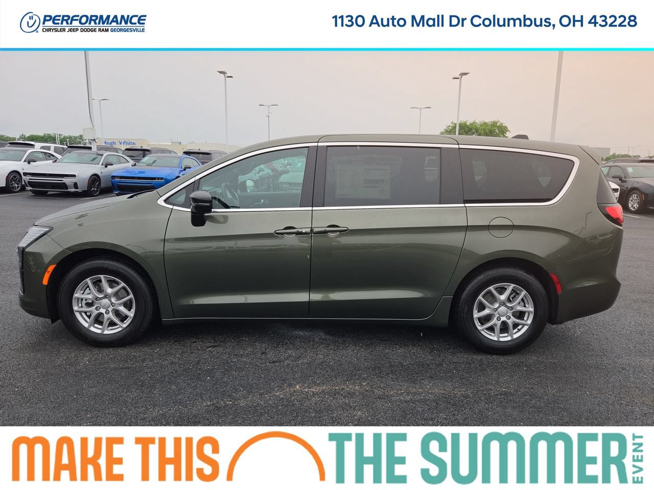 New 2027 Chrysler Pacifica Select FWD image 4